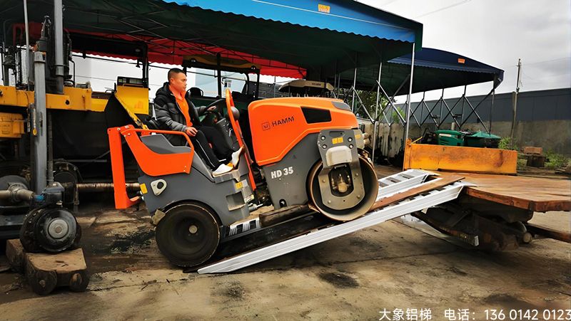 山东“铝”行安全，稳收每一粒——收割机铝合金爬梯安全使用全攻略